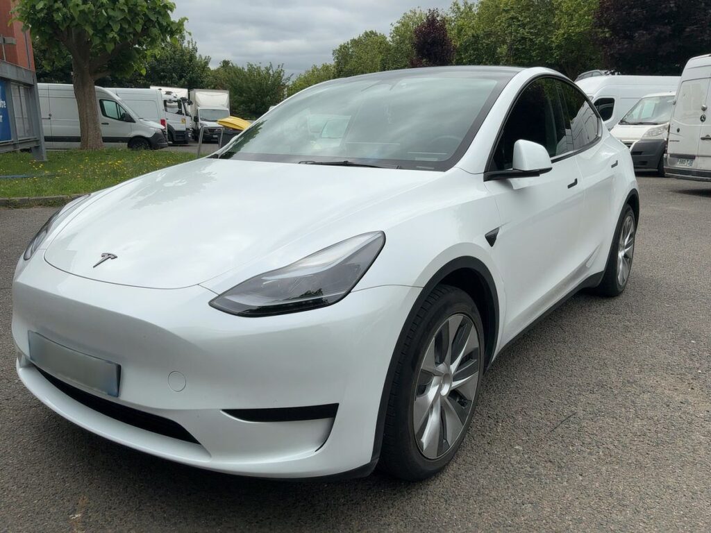 TESLA MODEL Y STANDARD RANGE