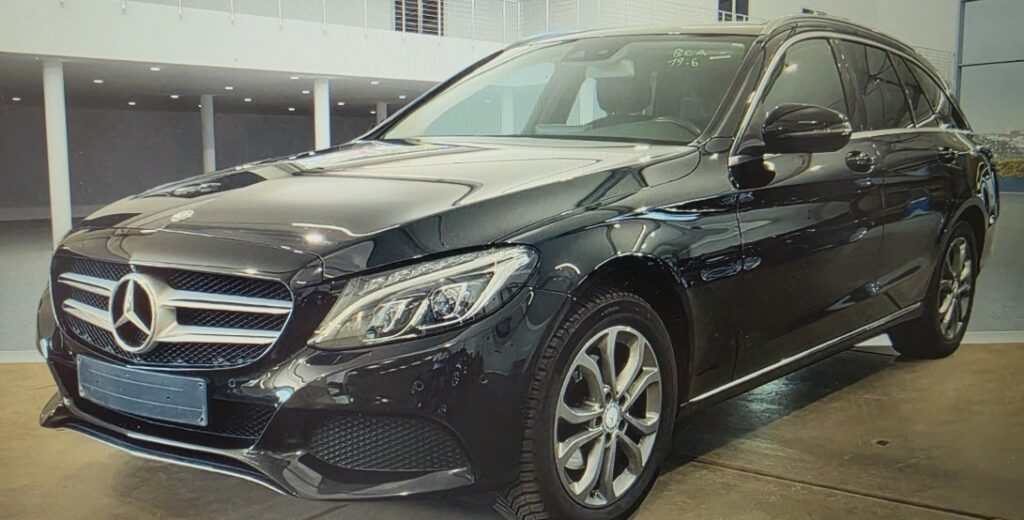 MERCEDES-BENZ C220d AVANTGARDE