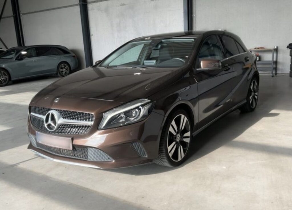 MERCEDES-BENZ A180d URBAN